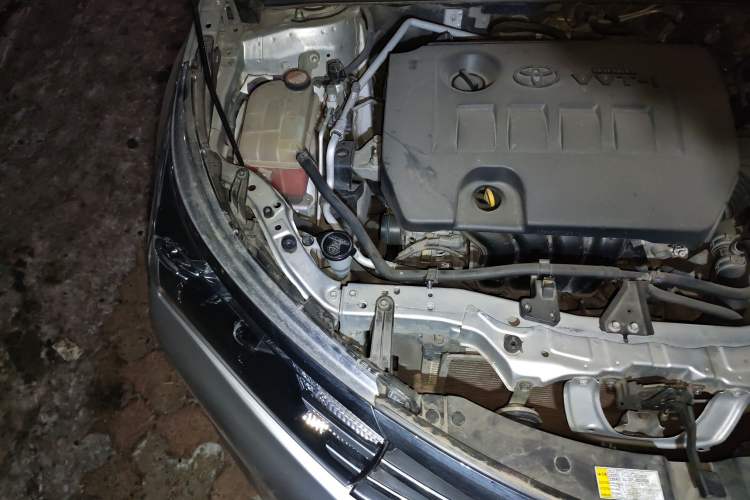 Used Toyota Corolla 2014 1.6L CVT GL Engine Bay Right
