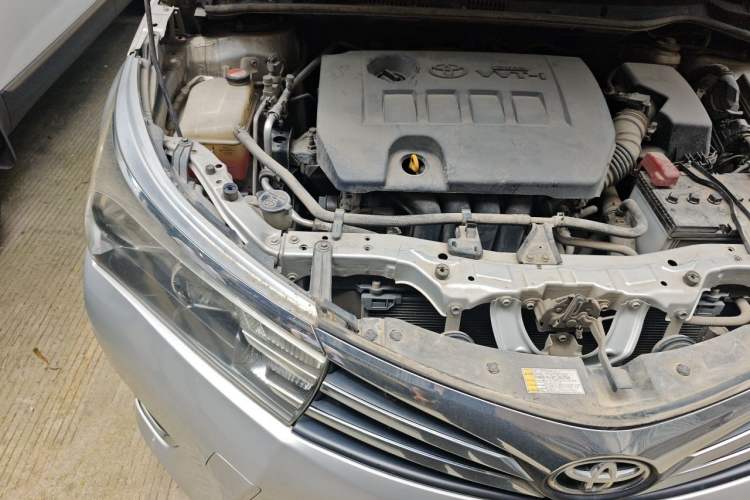 Used Toyota Corolla 2014 1.6L CVT GL Engine Bay Right