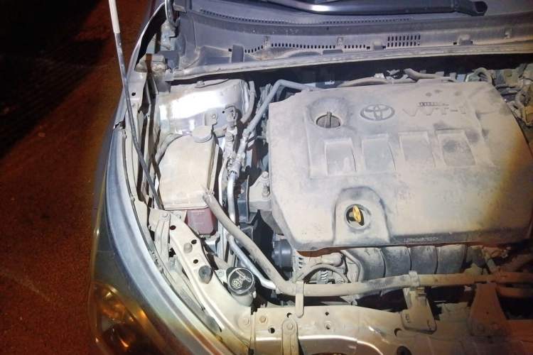 Used Toyota Corolla 2014 1.6L CVT GL-i Engine Bay Right