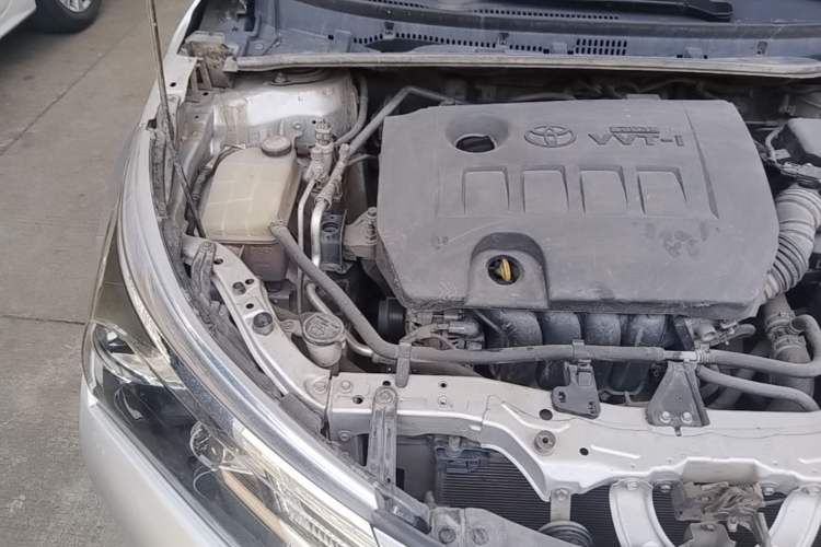 Used Toyota Corolla 2014 1.6L CVT GL-i Engine Bay Right
