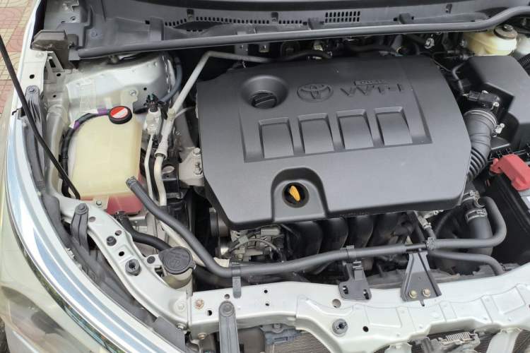 Used Toyota Corolla 2014 1.6L CVT GL Engine Bay Right