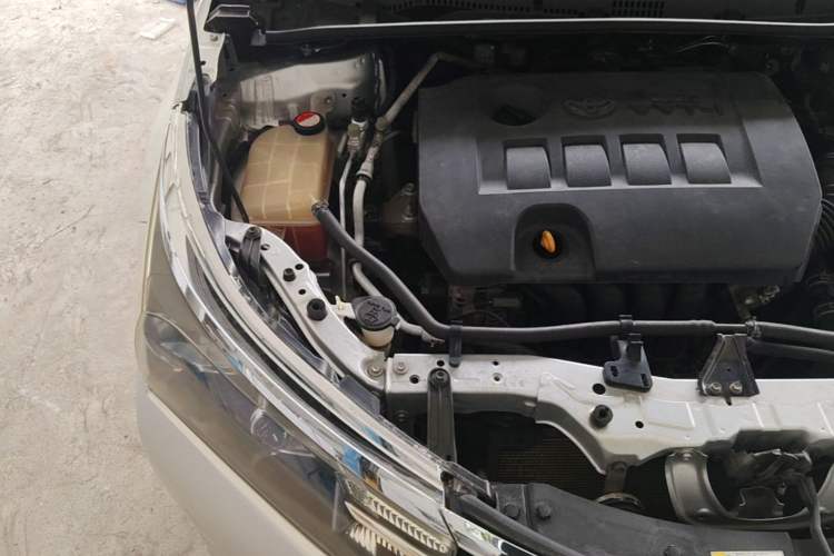 Used Toyota Corolla 2014 1.6L CVT GL Engine Bay Right