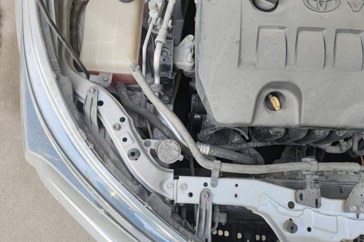 Used Toyota Corolla 2014 1.6L CVT GL Engine Bay Right