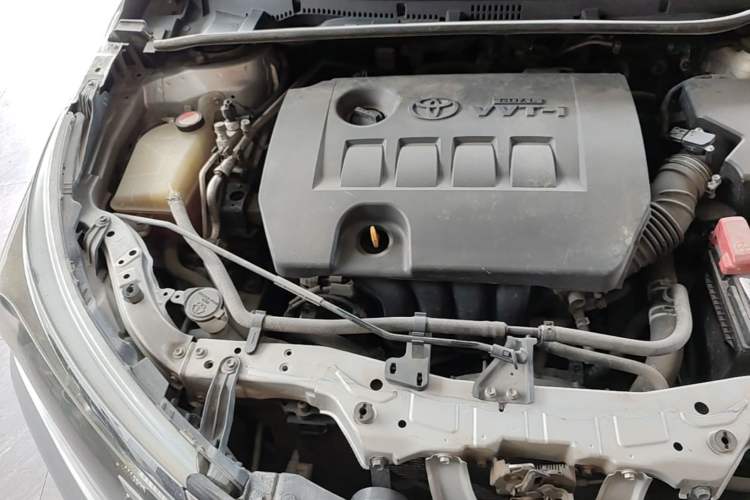 Used Toyota Corolla 2014 1.6L CVT GL Engine Bay Right