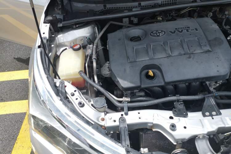 Used Toyota Corolla 2014 1.6L CVT GL Engine Bay Right