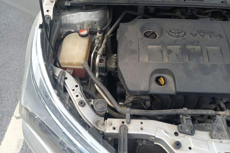 Used Toyota Corolla 2014 1.6L CVT GL Engine Bay Right