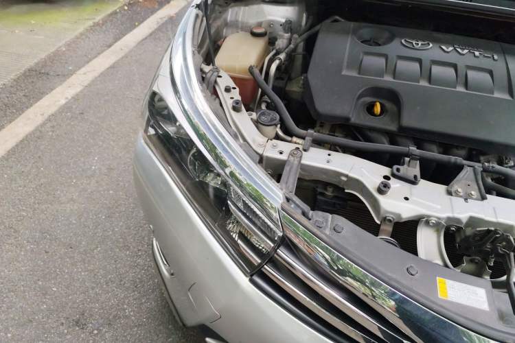 Used Toyota Corolla 2014 1.6L Manual GL Engine Bay Right