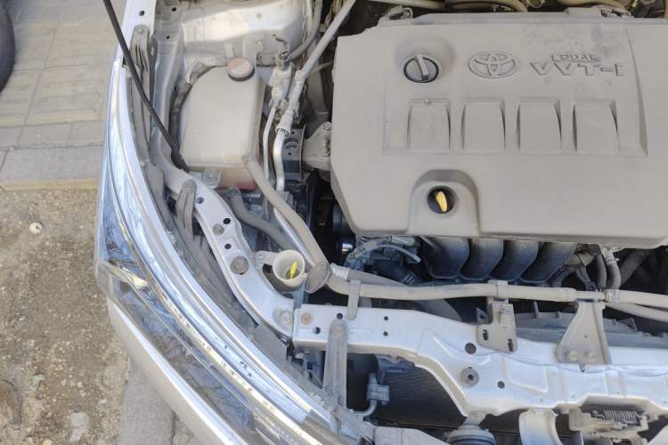 Used Toyota Corolla 2014 1.6L CVT GL-i Leather Edition Engine Bay Right
