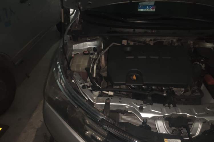 Used Toyota Corolla 2014 1.6L Manual GL Engine Bay Right