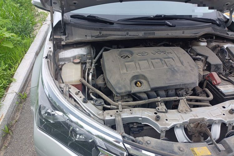Used Toyota Corolla 2014 1.6L CVT GL Engine Bay Right