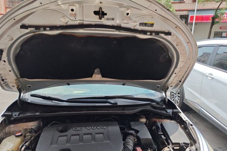 Used Toyota Corolla 2014 1.6L CVT GL Engine Bay