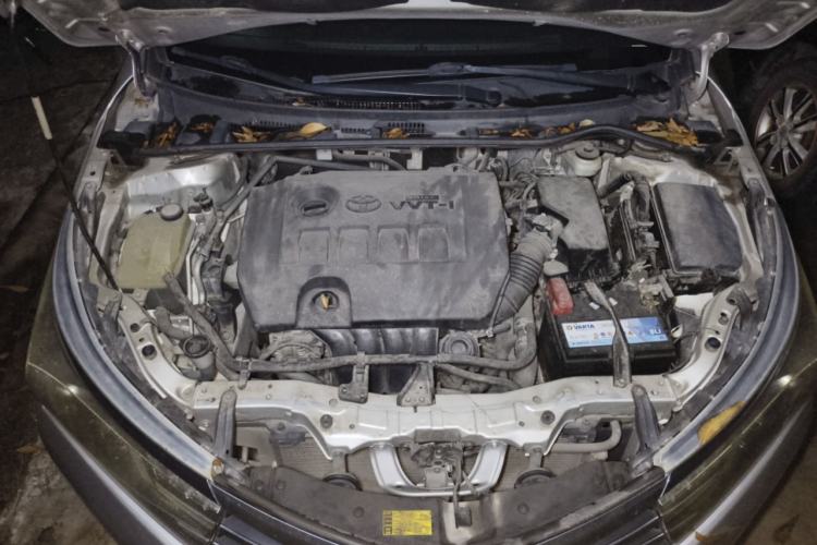 Used Toyota Corolla 2014 1.8L CVT Top-of-the-Line Version Engine Bay