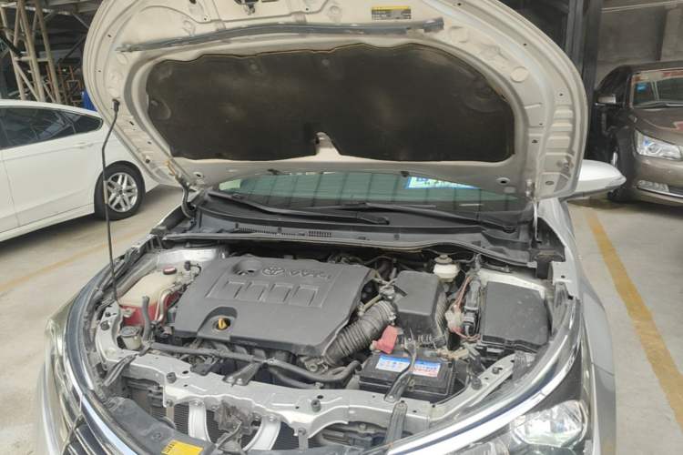 Used Toyota Corolla 2014 1.6L CVT GL-i Engine Bay