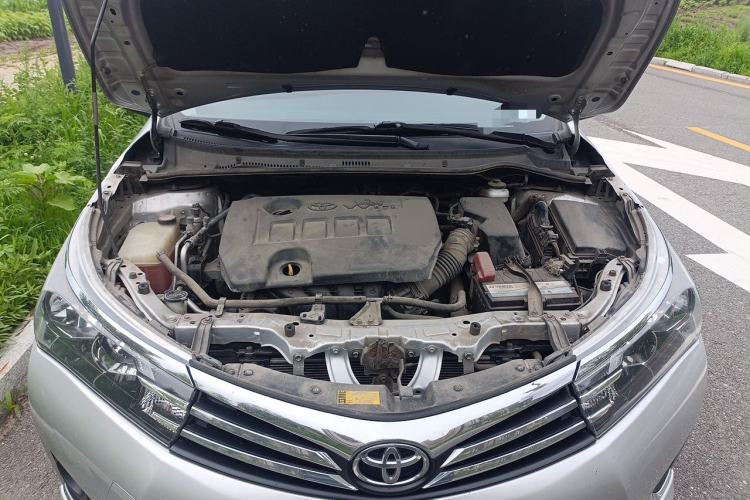 Used Toyota Corolla 2014 1.6L CVT GL Engine Bay