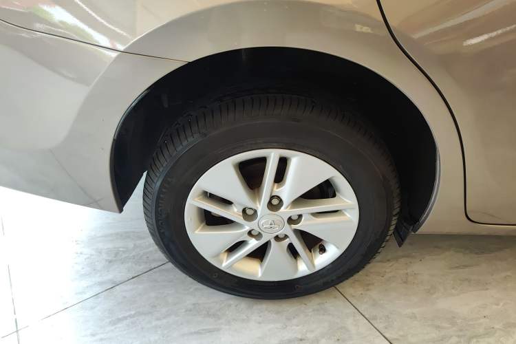 Used Toyota Corolla 2014 1.6L CVT GL Exterior 2