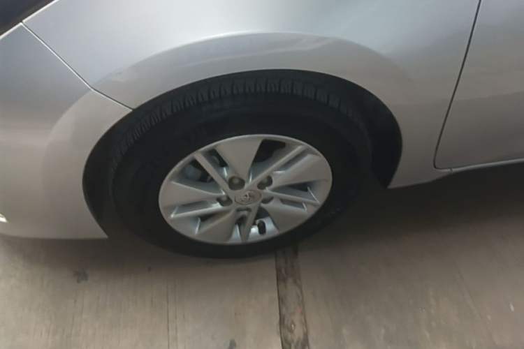 Used Toyota Corolla 2014 1.6L CVT GL Exterior 2