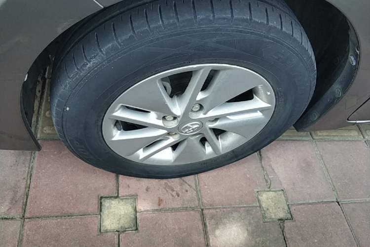 Used Toyota Corolla 2014 1.6L CVT GL-i Exterior 4