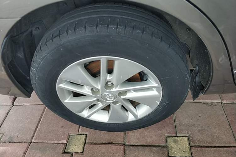 Used Toyota Corolla 2014 1.6L CVT GL-i Exterior 5
