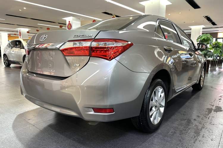 Used Toyota Corolla 2014 1.6L CVT GLX-i Exterior 5