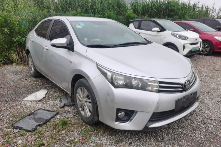 Used Toyota Corolla 2014 1.6L CVT GL Front Right 45 Deg
