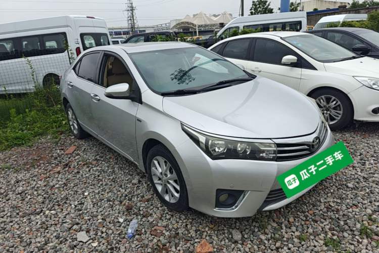 Used Toyota Corolla 2014 1.6L CVT GL-i Leather Edition Front Right 45 Deg