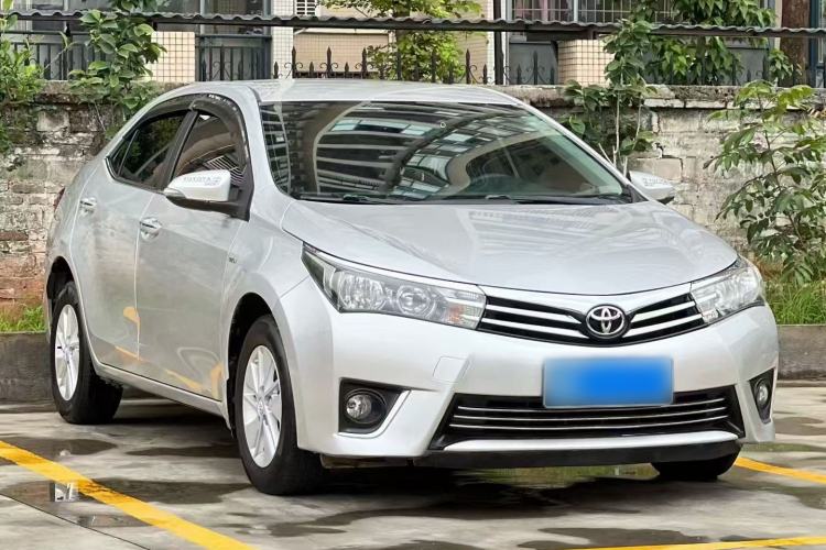 Used Toyota Corolla 2014 1.6L CVT GL Front Right 45 Deg