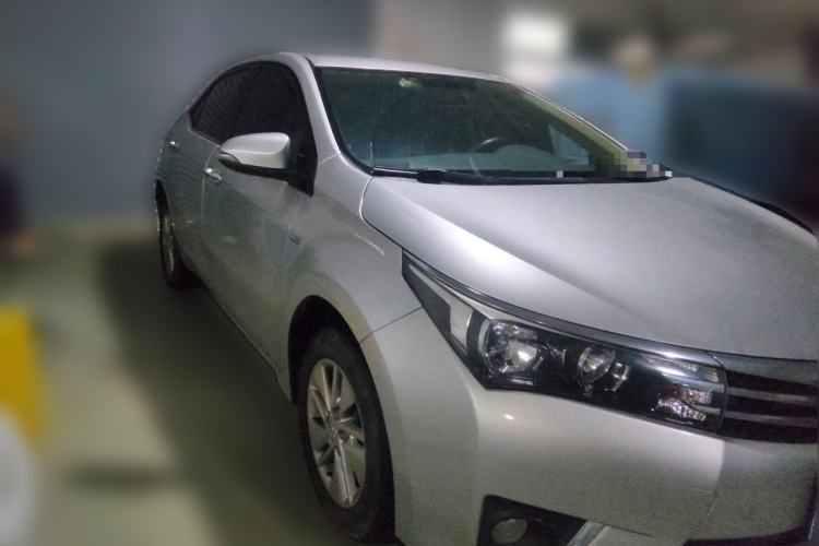 Used Toyota Corolla 2014 1.6L CVT GL Front Right 45 Deg