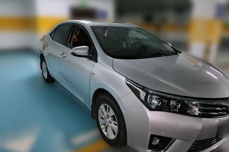 Used Toyota Corolla 2014 1.6L CVT GL-i Front Right 45 Deg