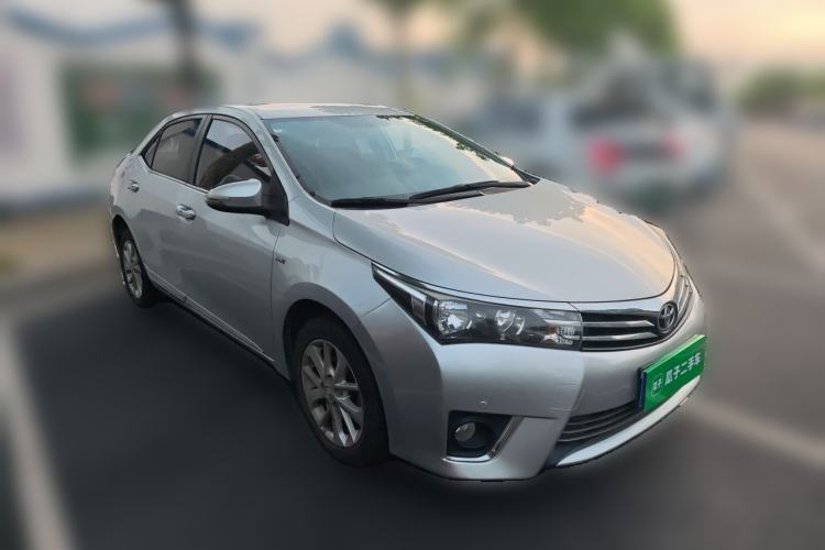 Used Toyota Corolla 2014 1.6L CVT GL-i Leather Edition Front Right 45 Deg