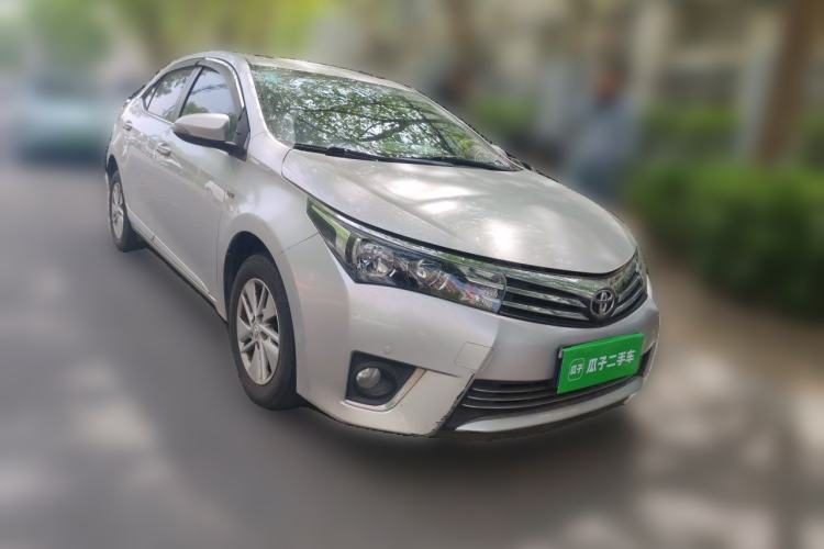Used Toyota Corolla 2014 1.6L CVT GL-i Front Right 45 Deg
