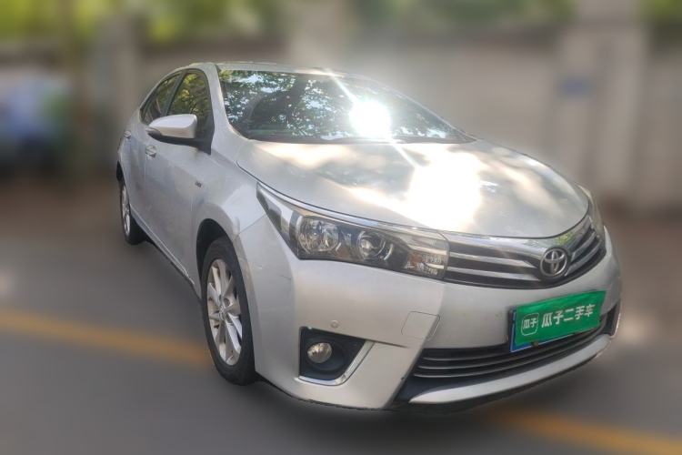 Used Toyota Corolla 2014 1.6L CVT GL-i Leather Edition Front Right 45 Deg