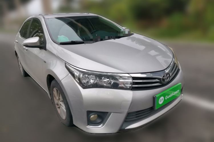 Used Toyota Corolla 2014 1.6L CVT GL Front Right 45 Deg