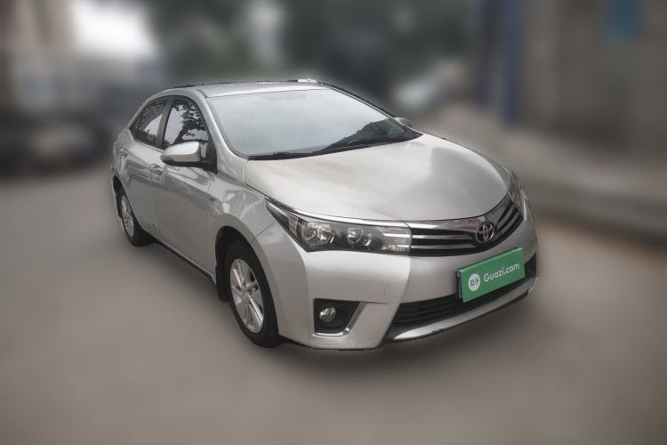 Used Toyota Corolla 2014 1.6L CVT GL Front Right 45 Deg