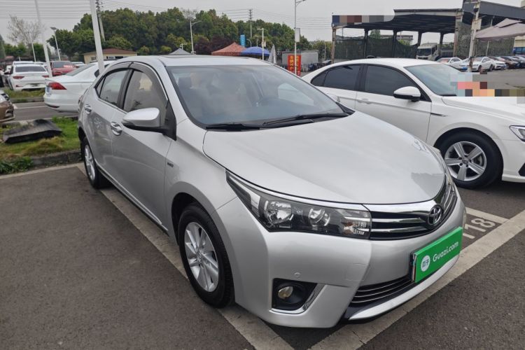 Used Toyota Corolla 2014 1.6L CVT GL-i Front Right 45 Deg