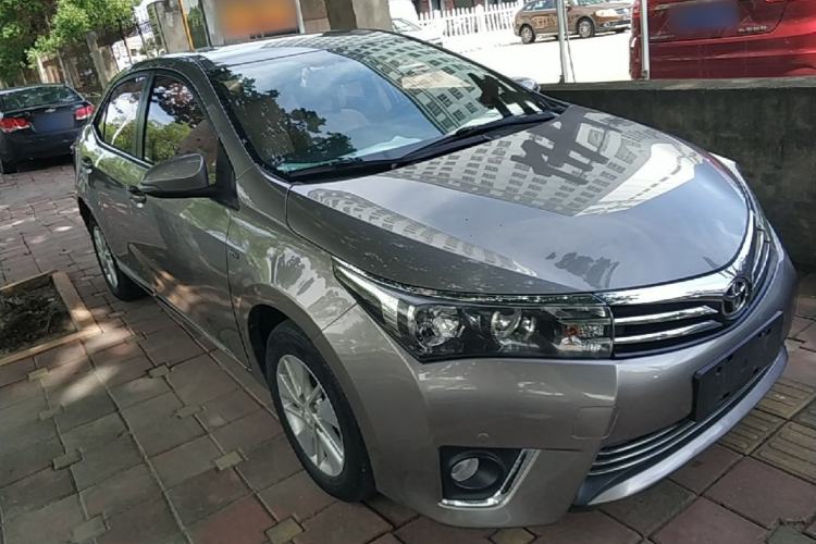 Used Toyota Corolla 2014 1.6L CVT GL-i Front Right 45 Deg