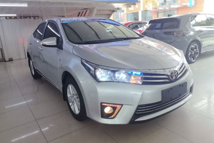 Used Toyota Corolla 2014 1.6L CVT GL-i Front Right 45 Deg