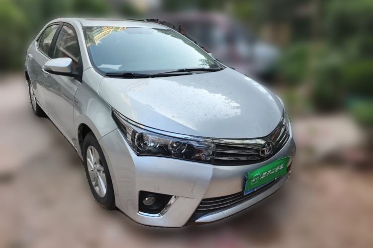 Used Toyota Corolla 2014 1.6L CVT GL-i Front Right 45 Deg