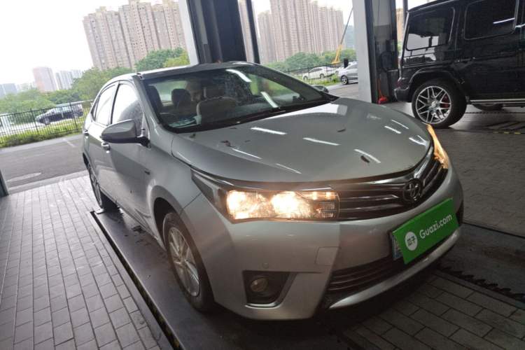 Used Toyota Corolla 2014 1.6L CVT GL-i Front Right 45 Deg