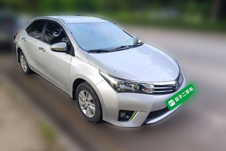 Used Toyota Corolla 2014 1.6L CVT GL Front Right 45 Deg