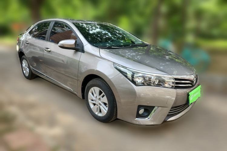 Used Toyota Corolla 2014 1.6L CVT GL-i Front Right 45 Deg