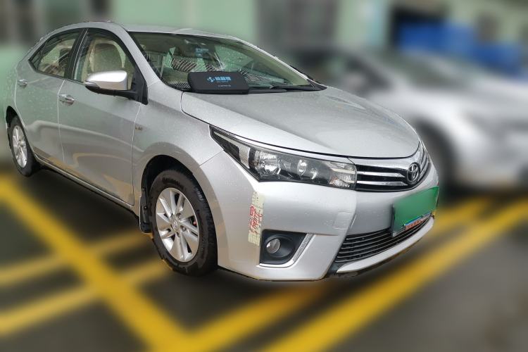 Used Toyota Corolla 2014 1.6L CVT GL Front Right 45 Deg