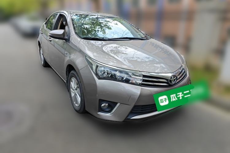 Used Toyota Corolla 2014 1.6L CVT GL Front Right 45 Deg
