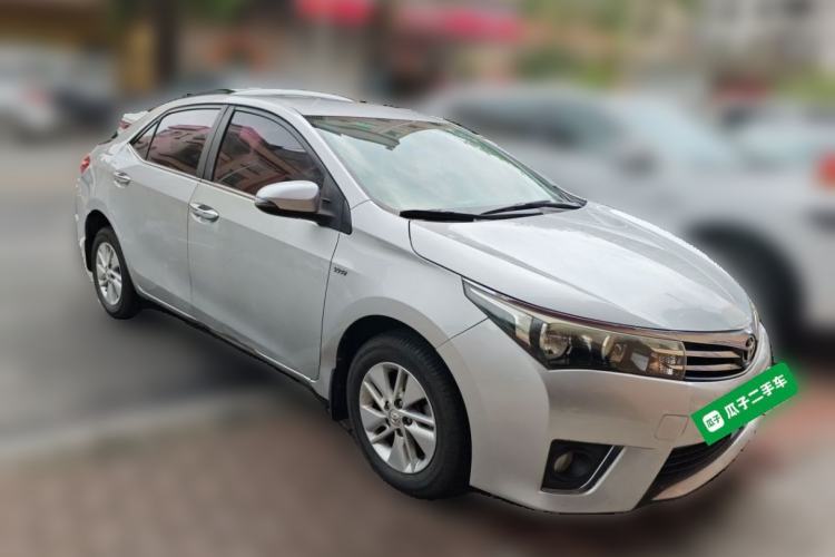 Used Toyota Corolla 2014 1.6L CVT GL Front Right 45 Deg