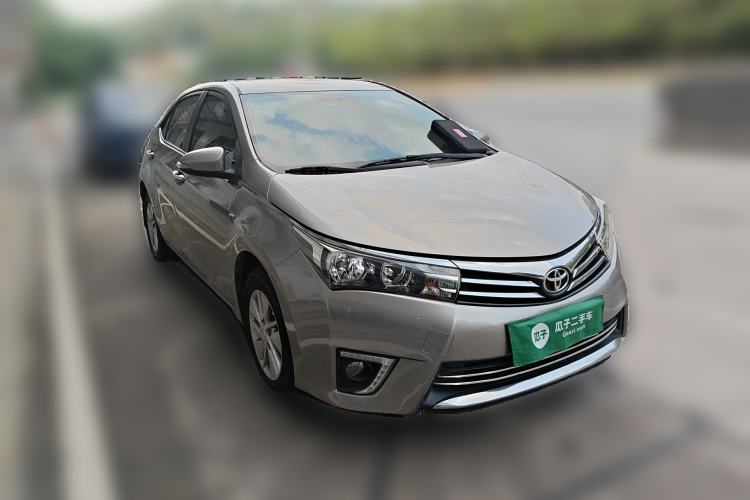 Used Toyota Corolla 2014 1.6L CVT GL Front Right 45 Deg