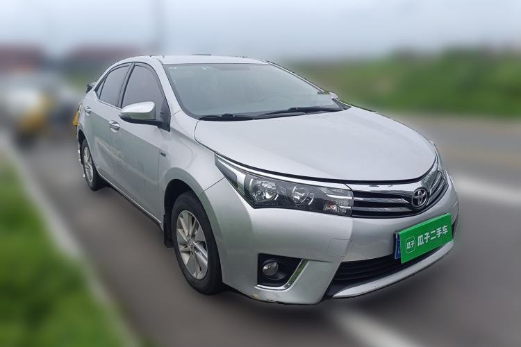 Used Toyota Corolla 2014 1.6L CVT GL Front Right 45 Deg