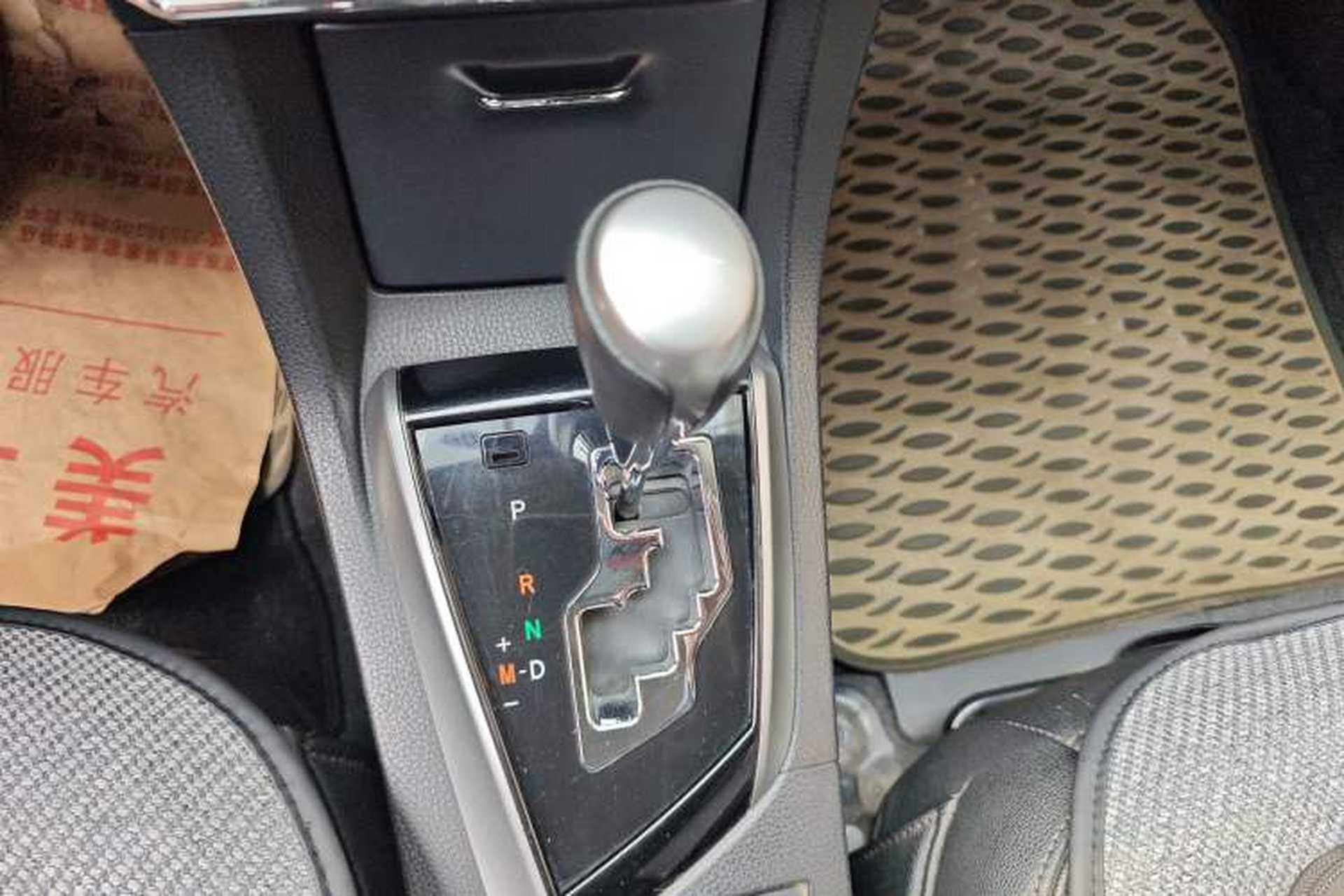 Used Toyota Corolla 2014 1.6L CVT GL-i Gear Lever