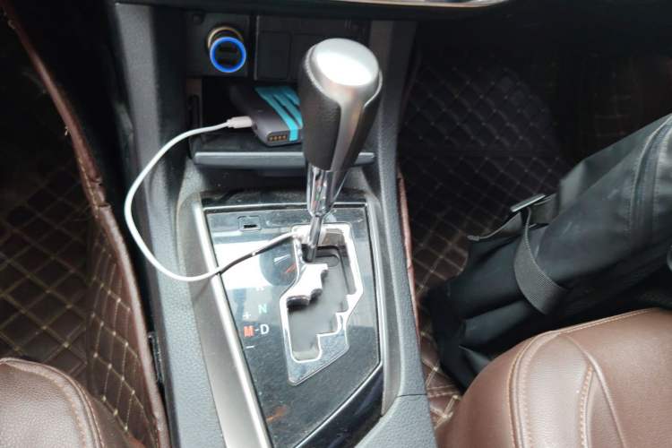 Used Toyota Corolla 2014 1.6L CVT GL-i Gear Lever