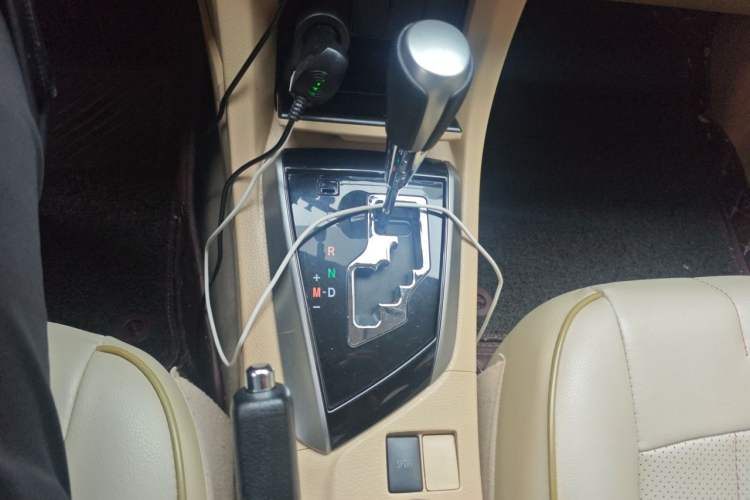 Used Toyota Corolla 2014 1.6L CVT GL Gear Lever