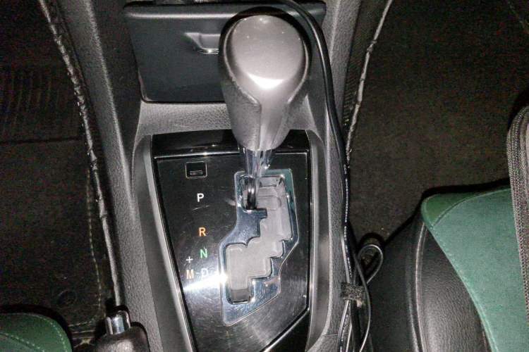 Used Toyota Corolla 2014 1.6L CVT GL-i Gear Lever