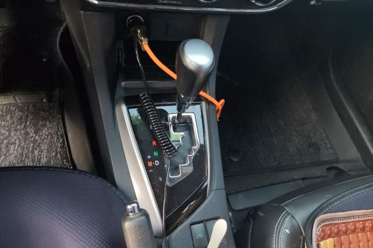 Used Toyota Corolla 2014 1.6L CVT GL-i Leather Edition Gear Lever